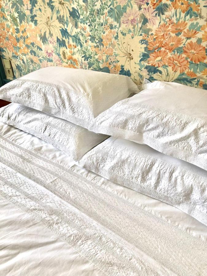 L'Hotel de Hercé Chambre d'Hote Mayenne Buitenkant foto