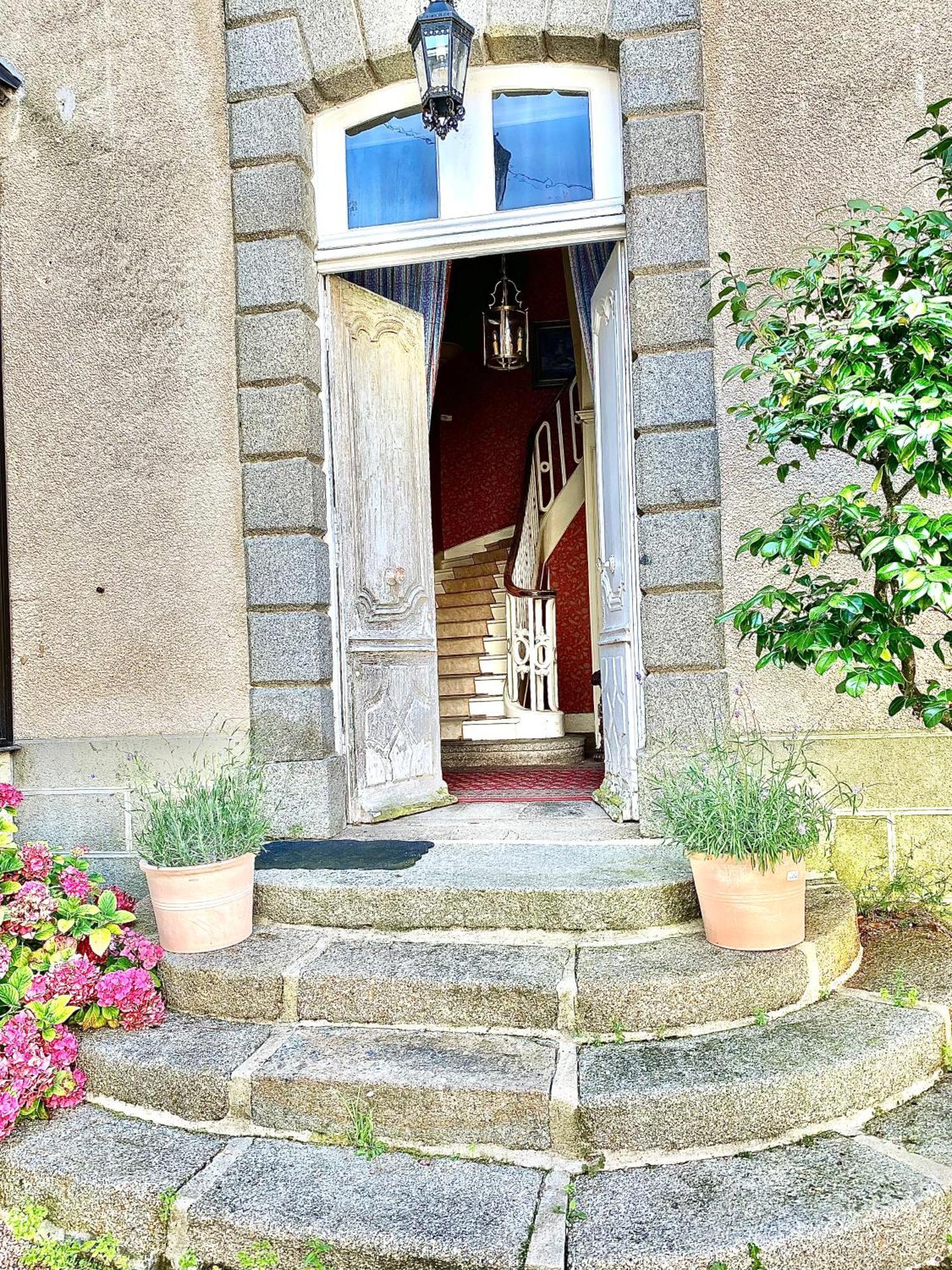 L'Hotel de Hercé Chambre d'Hote Mayenne Buitenkant foto